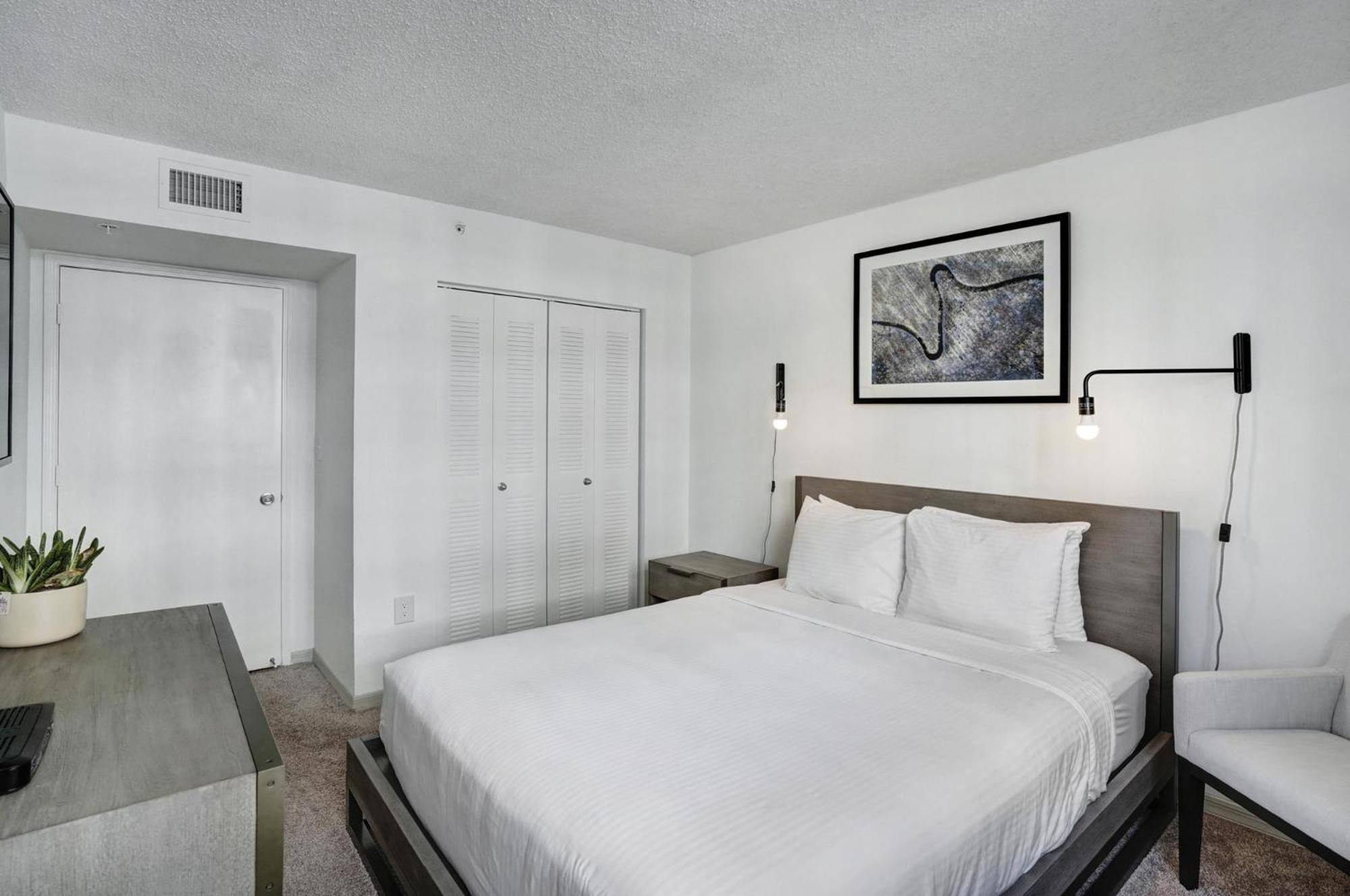 Dharma Home Suites Coral Gables At Gables Grand Plaza Miami Phòng bức ảnh