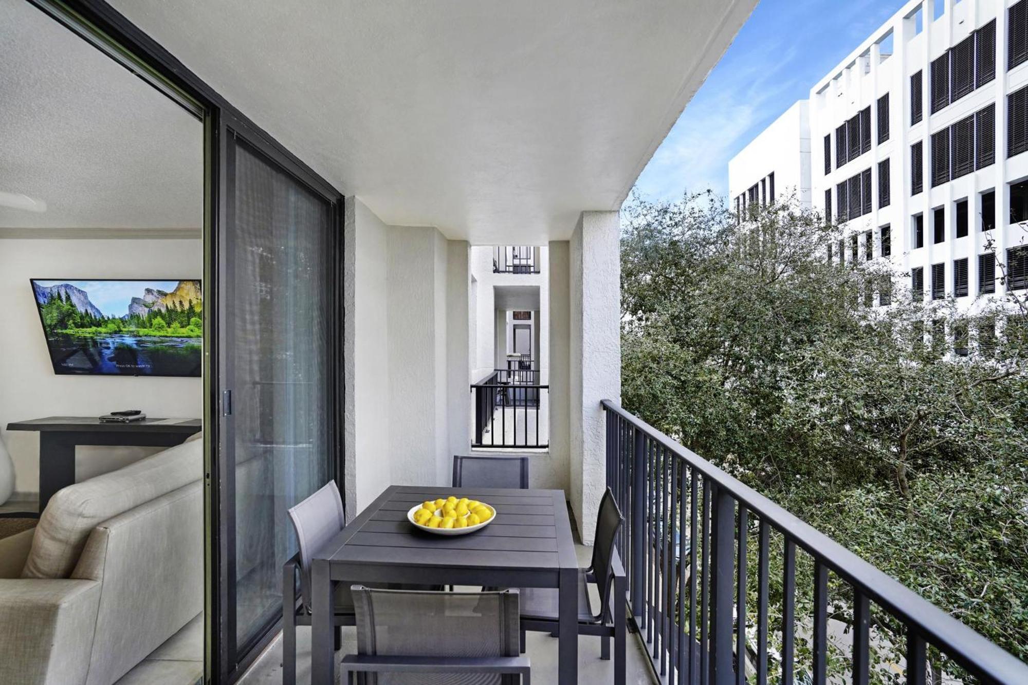 Dharma Home Suites Coral Gables At Gables Grand Plaza Miami Phòng bức ảnh