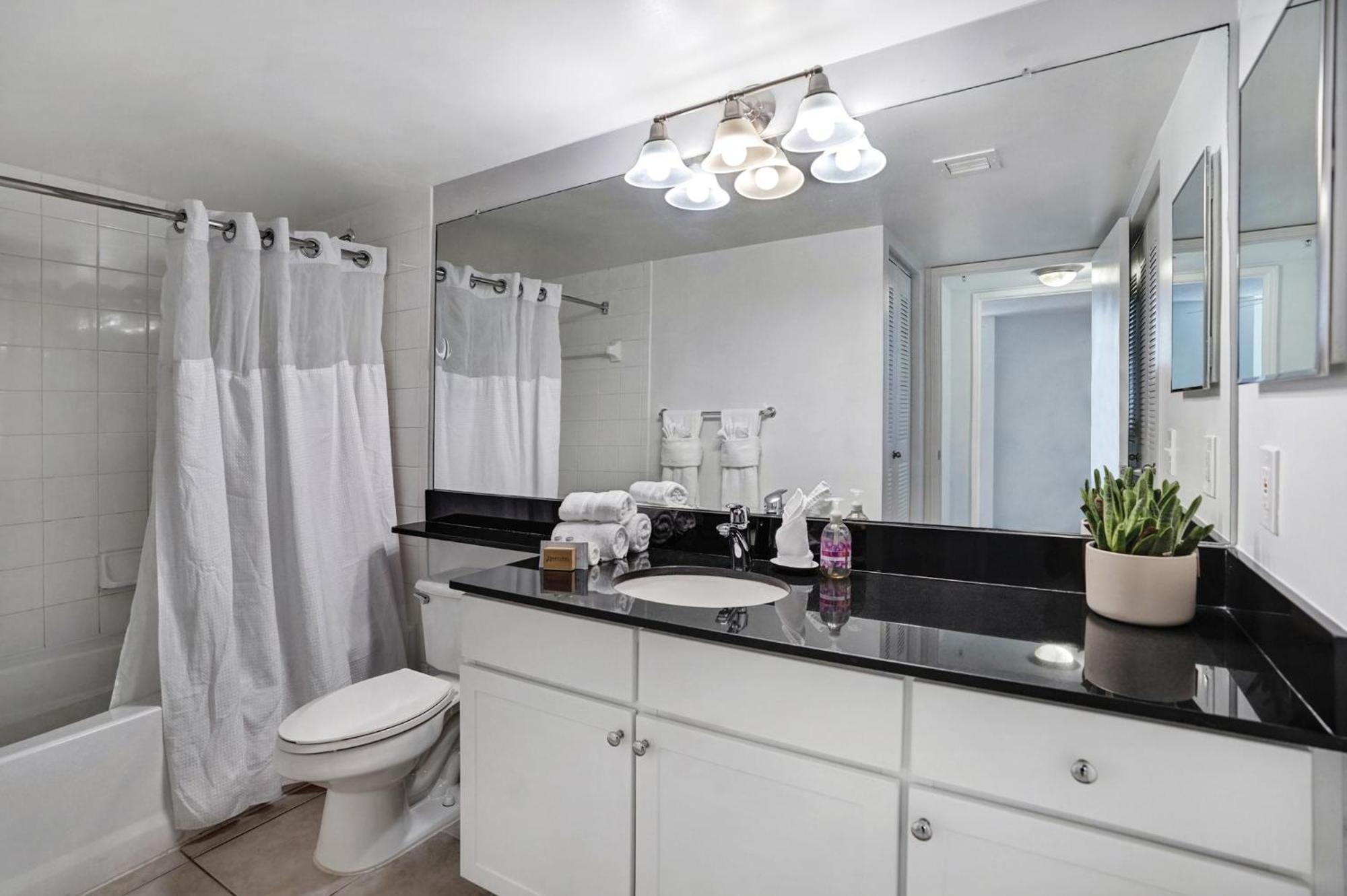 Dharma Home Suites Coral Gables At Gables Grand Plaza Miami Phòng bức ảnh